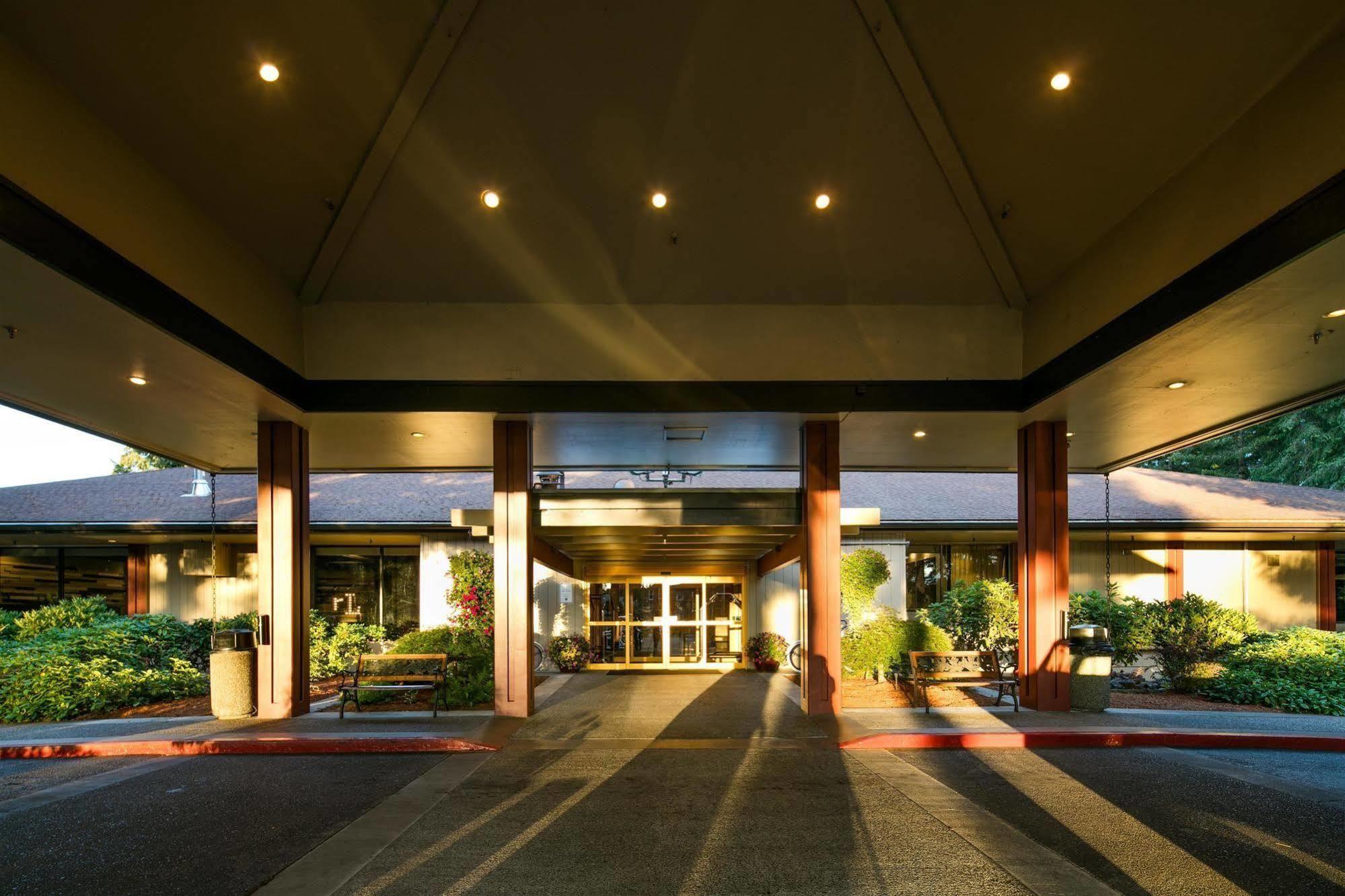 Olympia Hotel At Capitol Lake Exterior photo